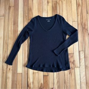 American Eagle Black Ribbed V-Neck Long-Sleeve Shirt
